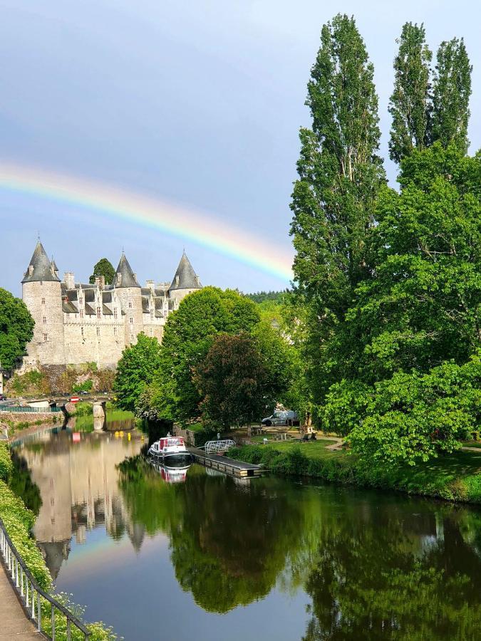 Aux Lits Du Canal Josselin Luaran gambar