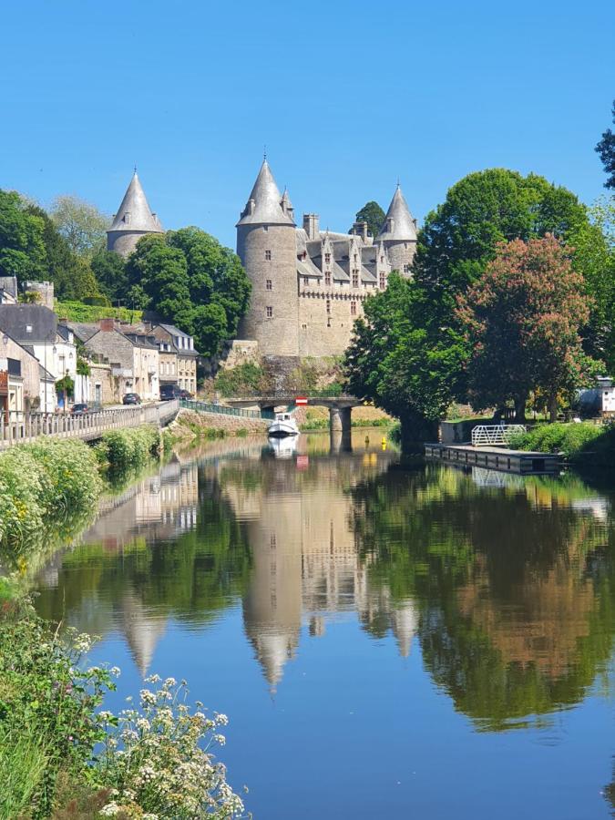 Aux Lits Du Canal Josselin Luaran gambar